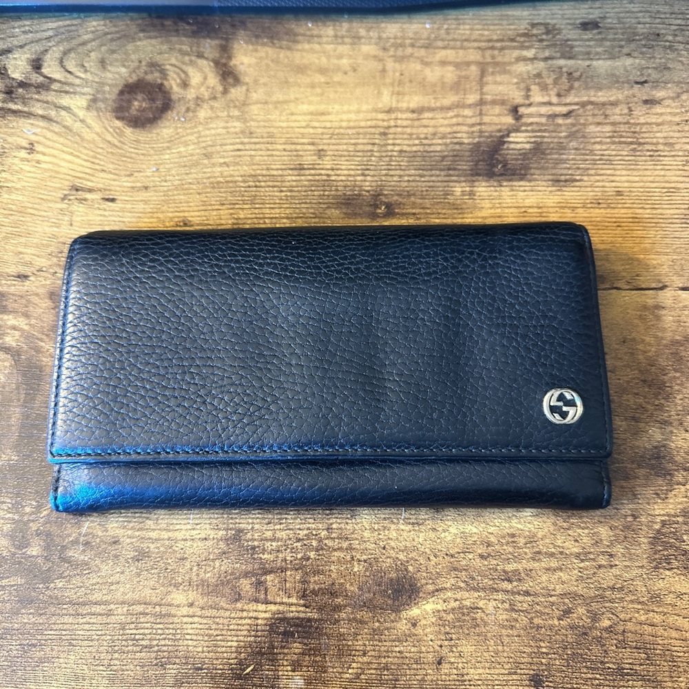 Pre loved Gucci long wallet -black